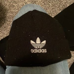 Adidas beanie fuzzies come off easy